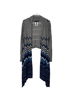 BCBGMAXAZRIA Womens XS
Cardigan Wrap Shawl Silk Blend
Chevron Scalloped Edge